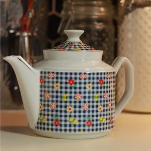 Vintage tea pot